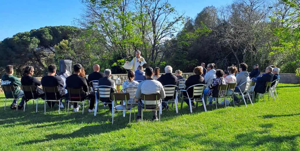 Famílies a l'escalf d'altres famílies